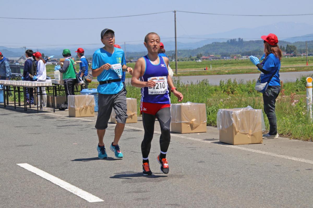 いわて奥州きらめきマラソン2018 フルマラソン5・37.5km給水/10km折り返し 2018/05/20