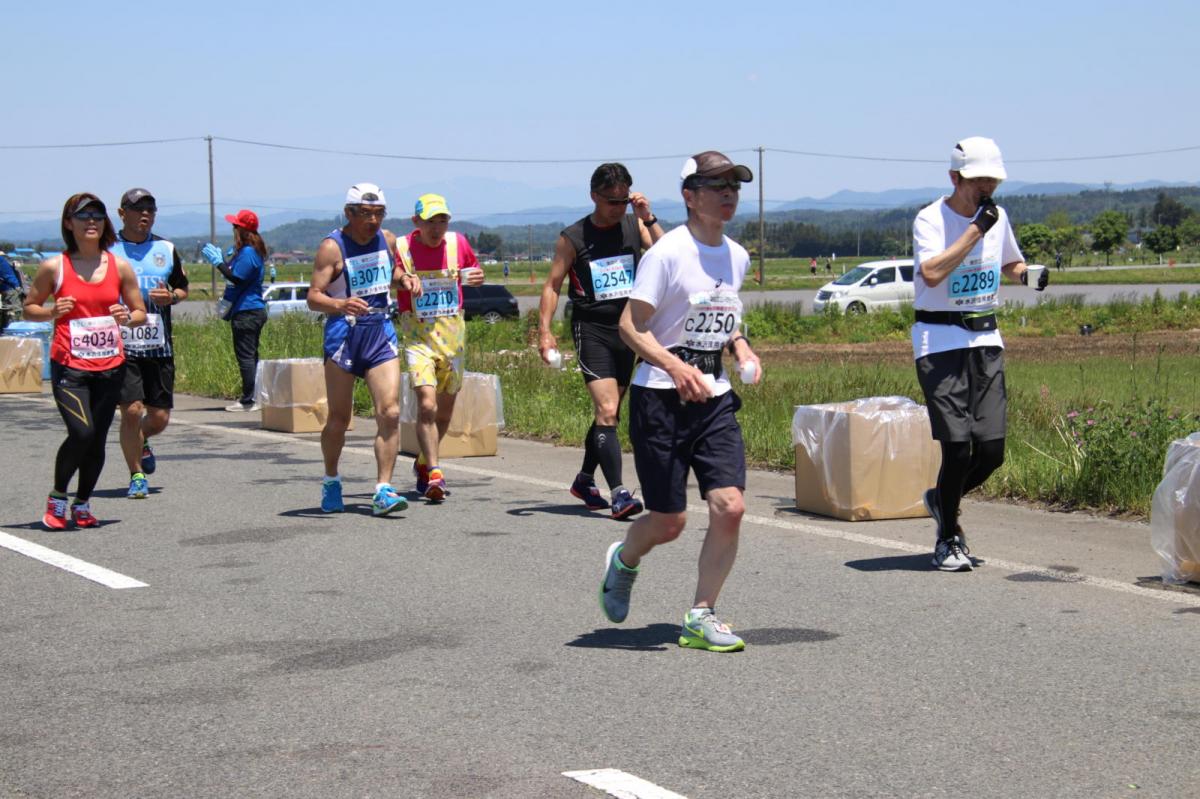 いわて奥州きらめきマラソン2018 フルマラソン5・37.5km給水/10km折り返し 2018/05/20