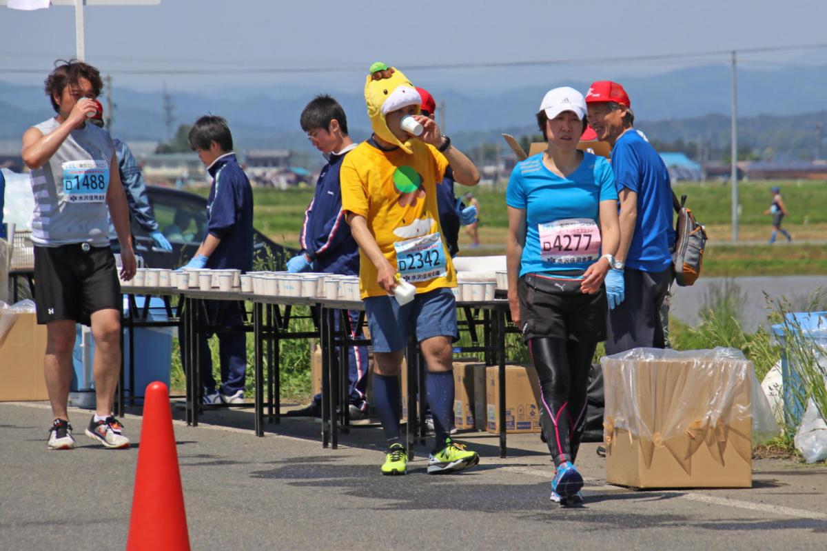 いわて奥州きらめきマラソン2018 フルマラソン5・37.5km給水/10km折り返し 2018/05/20